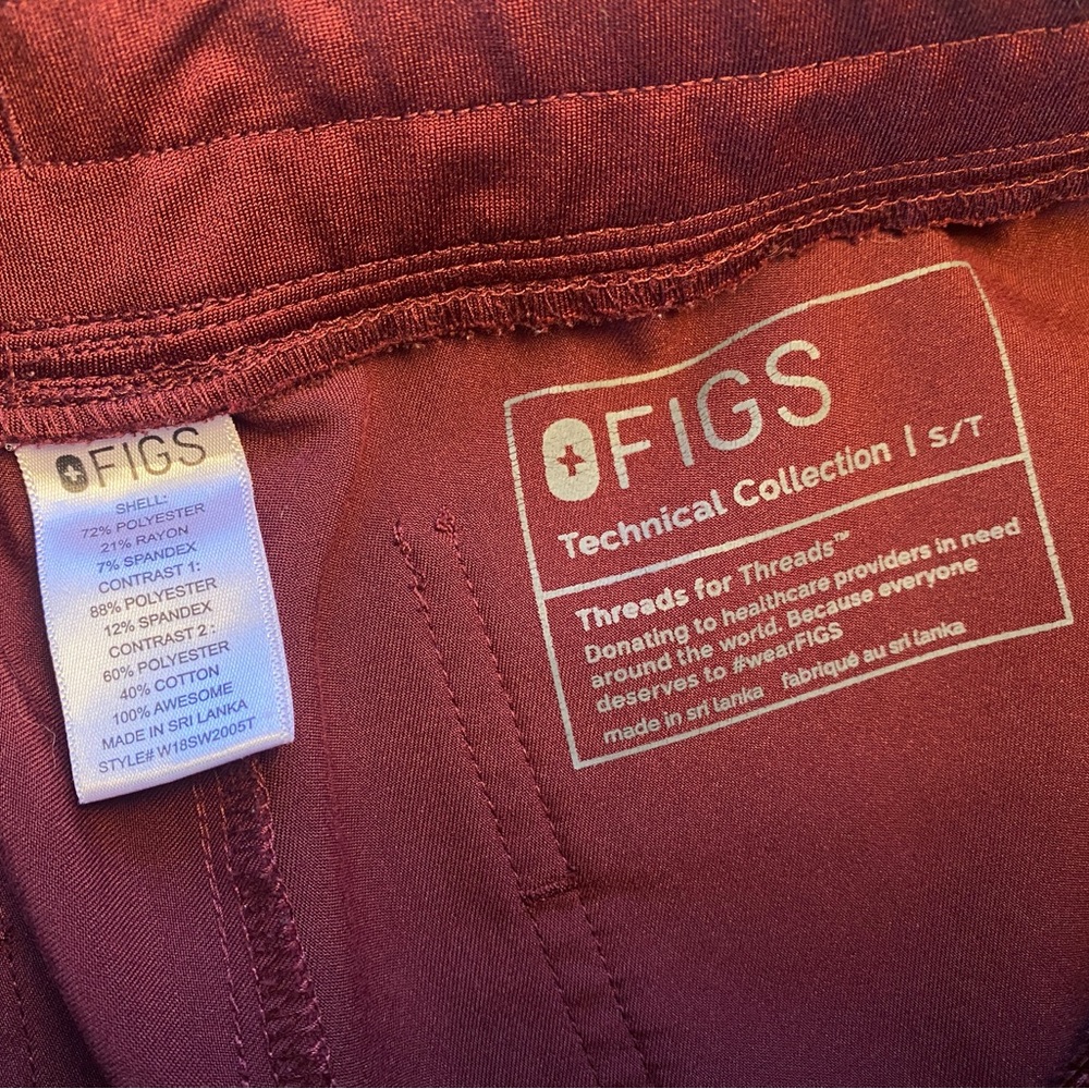 Figs Women's Maroon/Burgundy Scrub SET | XS/ST - Picture 8 of 10